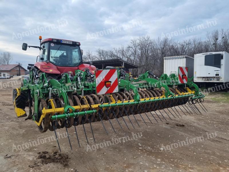 Kerner Corona 450 Suspended hybrid field cultivator