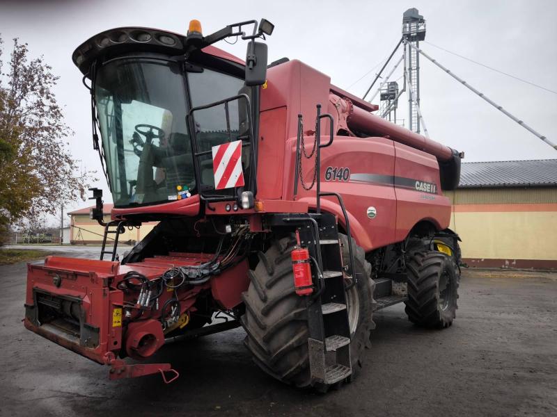 Predám kombajn Case IH Axial Flow 6140 v zachovalom stave