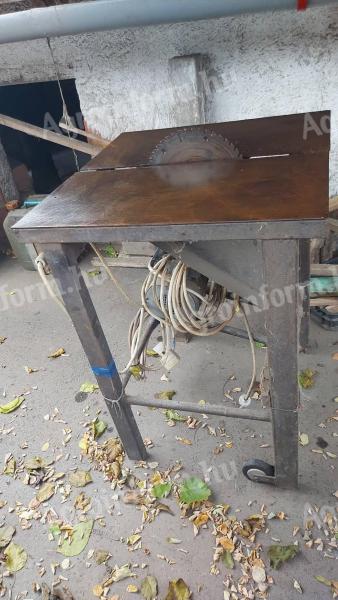 TABLE TOP CIRCULAR SAW MACHINE