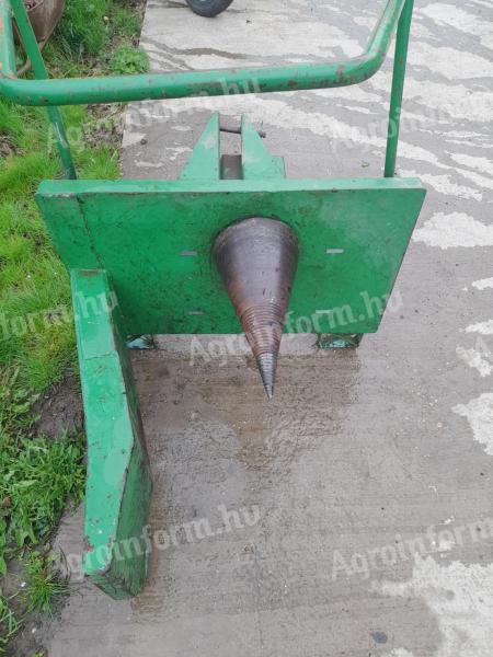 Conical wood chipper