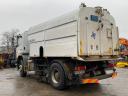 Mercedes Axor 1829 cu caroserie de măturătoare stradală