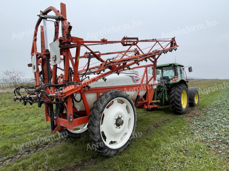 For sale excellent condition KUHN TRAINER SC 2200 field sprayer