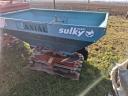 Sulky fertilizer spreader