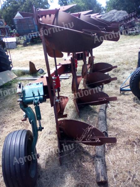 Vogel Noot 1050 alternately rotating plough