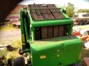 John Deere 582 Maxicut round baler with net