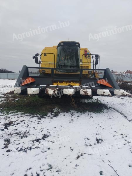 Kombajn New Holland TX66 na sprzedaż