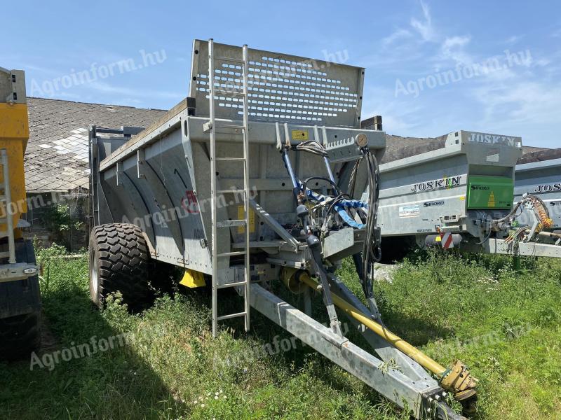 Fligl manure spreader