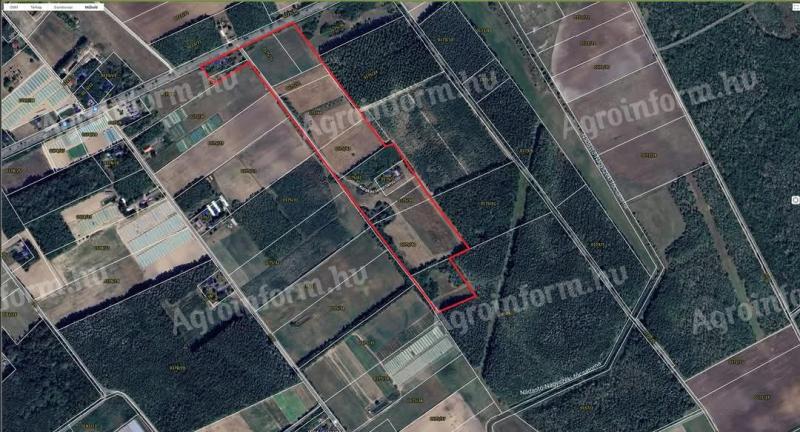 Grundstück/Ackerland zu verkaufen