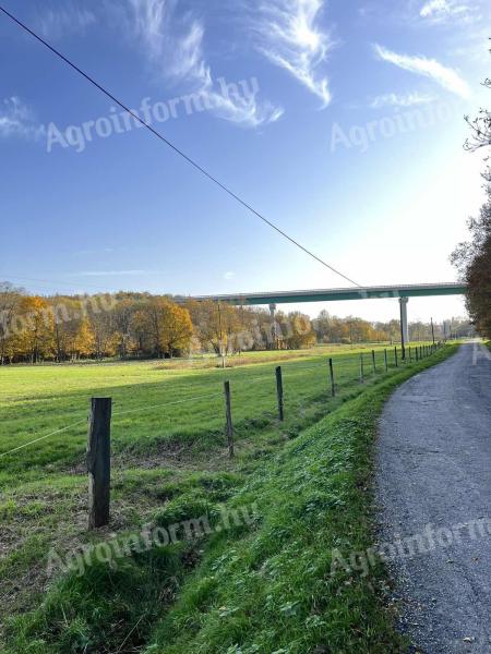 Działka budowlana o powierzchni 4 ha i grunty rolne na sprzedaż w Vasszentmihály