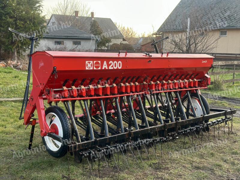 SAXONIA A200 - 2.5 m grain drill