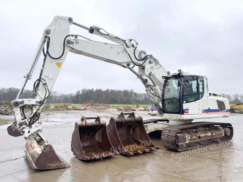 Liebherr R906LC Litronic / 2012 / 14 338 motohodín / Nájom od 20%