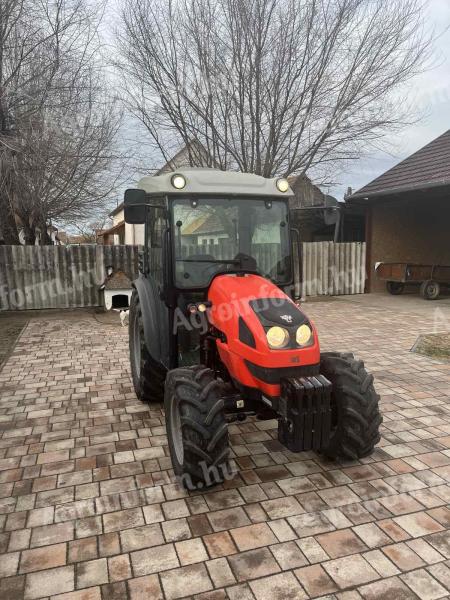 Același tractor de plantație Solaris 55