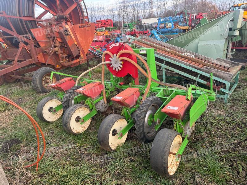 FAHSE MONOAIR 4 row pneumatic seeder, corn planter