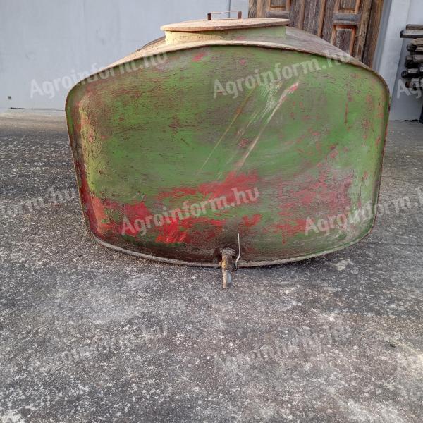 Gas oil tank with ball valve