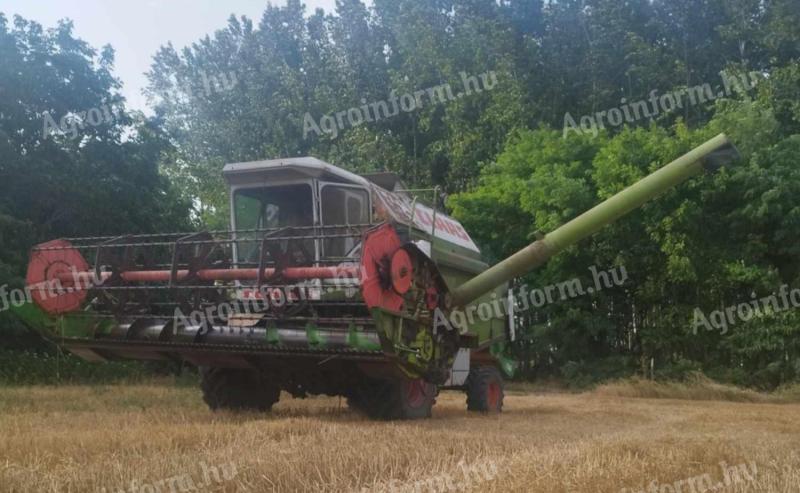 Claas Dominator 106