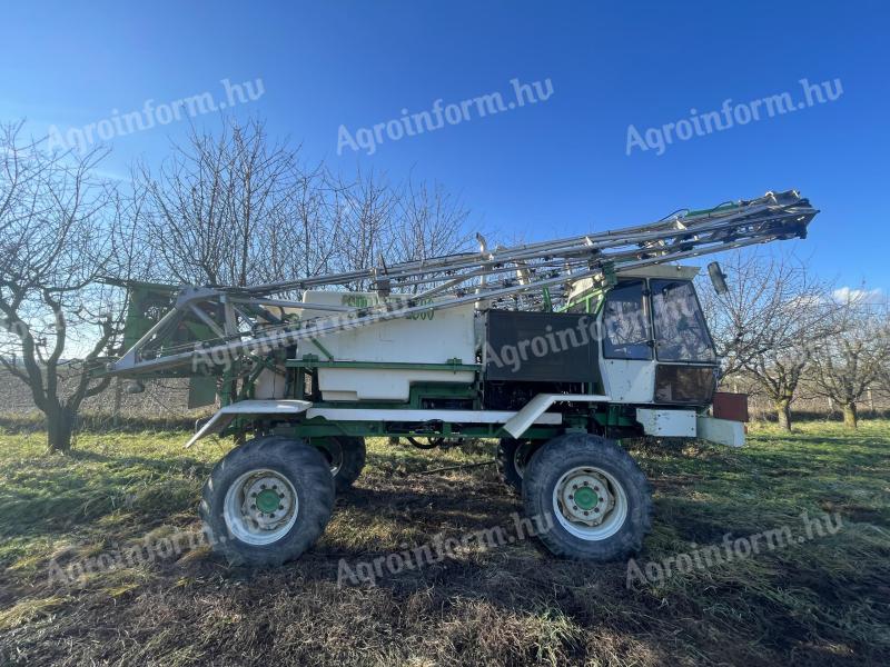 Househam Sprint self-propelled sprayer