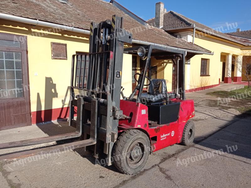 Forklift DV-1788 diesel powered, 3 ton capacity, good Perkins engine for sale