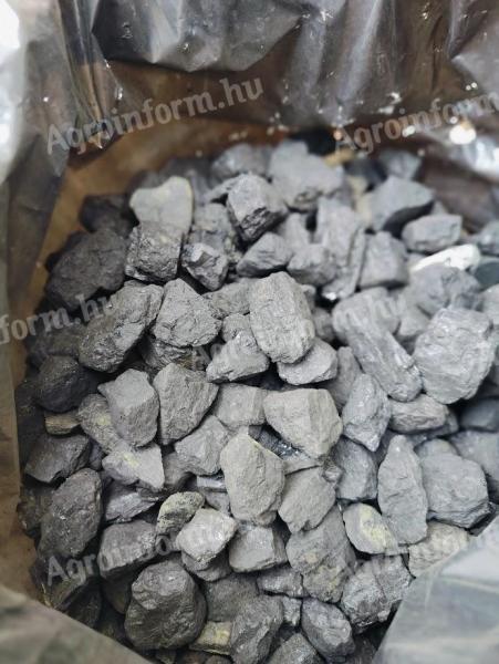 Walnut briquettes, 20 pieces, 30 kg bags for sale