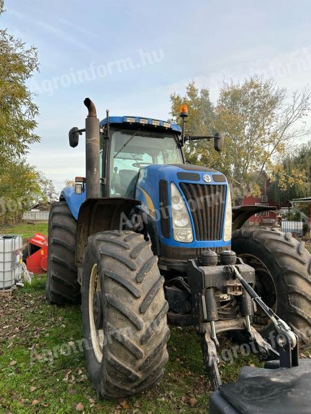 New Holland T8050