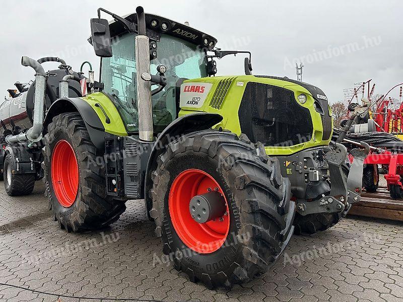 Vorne: Claas Axion 870 C-Matic Cebis Traktor