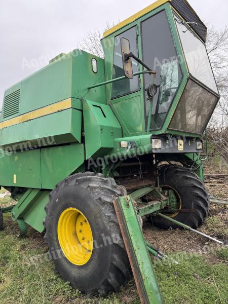 John Deere 975