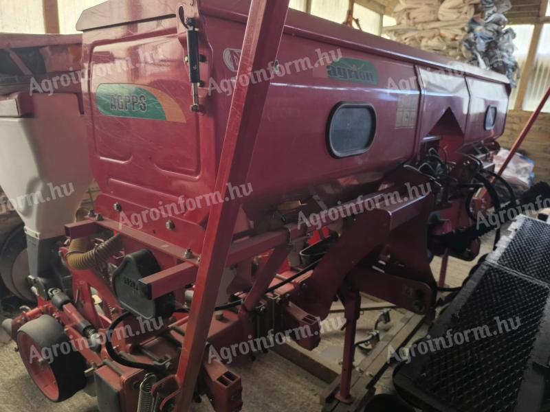 Agrion 6 row seed drill per seed