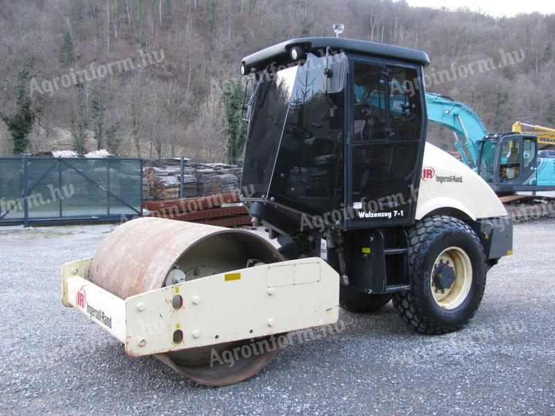 Valyar Ingersoll Rand SD77DX, pouze 1481 pracovních hodin