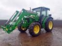 Predný nakladač Blackbull JX100 pre traktory John Deere (4 valce)