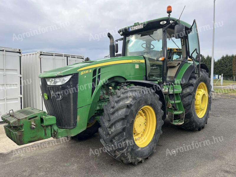 JOHN DEERE 8335R