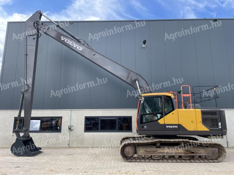 Volvo EC220EL long wheel excavator / 2016 / 9.300 operating hours / leasing from 20%