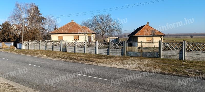 Družinska hiša za prodajo v Vasadu, 30 km od Budimpešte