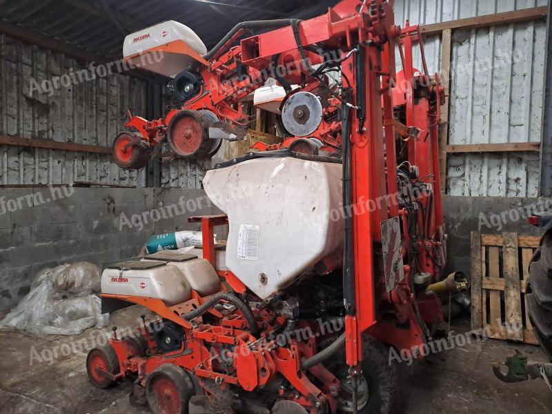 KUHN MAXIMA RT 8R, 8 ROW DISC SEEDER