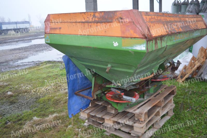 Amazone fertilizer spreader