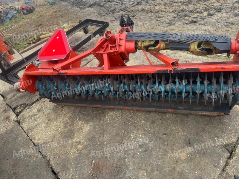 Aerator do trawników z napędem kardanowym 165 cm