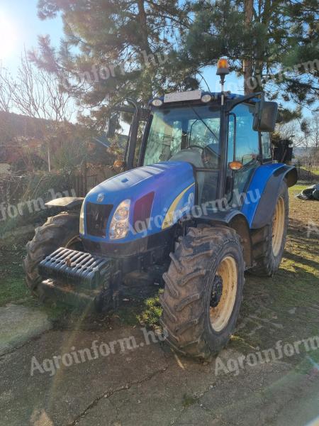 Traktor New Holland T5030