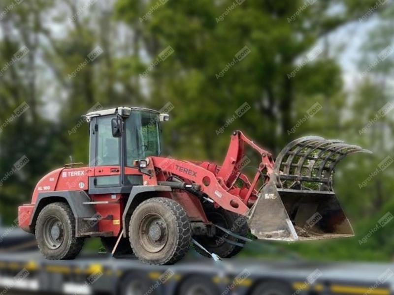 Încărcător frontal cu roți de cauciuc Terex (stare folosită) / Terex TL160