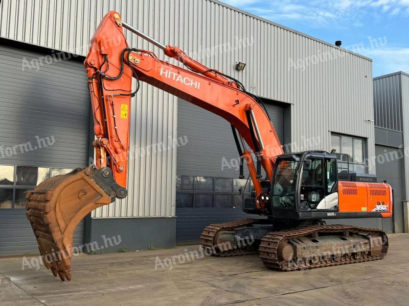 Pásové rýpadlo Hitachi ZX350LC-6 / 2018 / 7 047 prevádzkových hodín / Prenájom od 20 %