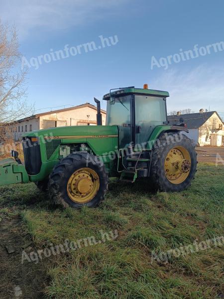 Tractor John Deere 8300 de vânzare