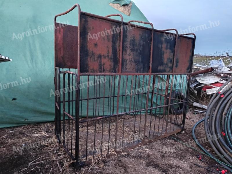 Cattle handling shed for sale