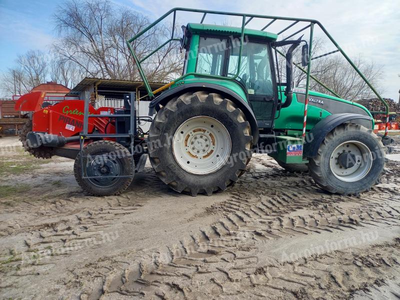 Predám traktor Valtra T-190 + brúsku na pne Greentec Piranha