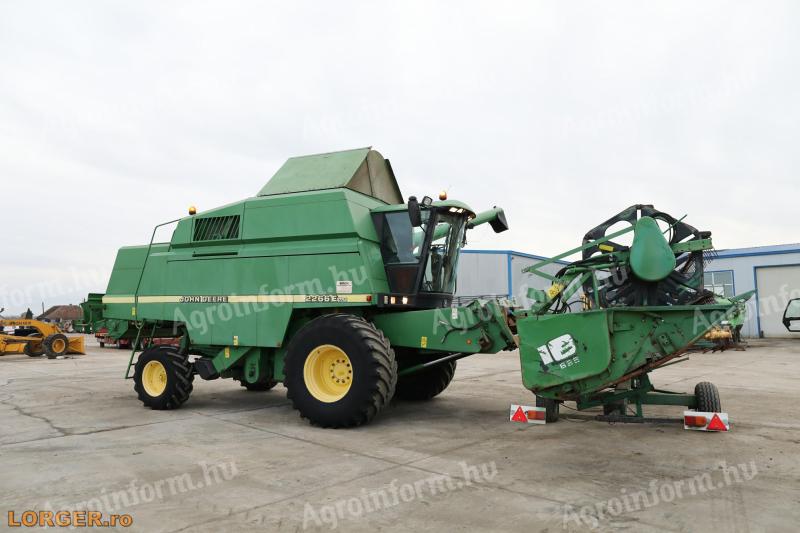 John Deere 2266 E