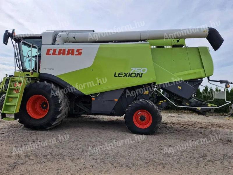 Kombajn CLAAS LEXION 750 se stolem VARIO 750 a jednonápravovým vozíkem se žacím stolem