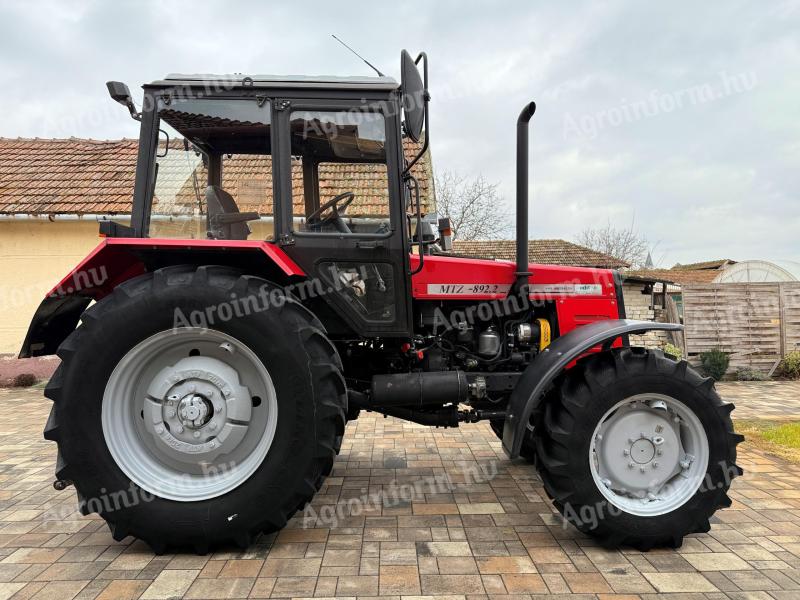 Traktor Weißrussland MTZ 892.2