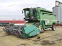 Cositoare John Deere 2256 cu masă de tăiere a cerealelor