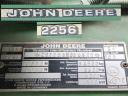 Cositoare John Deere 2256 cu masă de tăiere a cerealelor