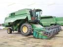 Cositoare John Deere 2256 cu masă de tăiere a cerealelor