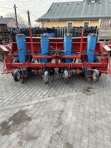 Potato planter