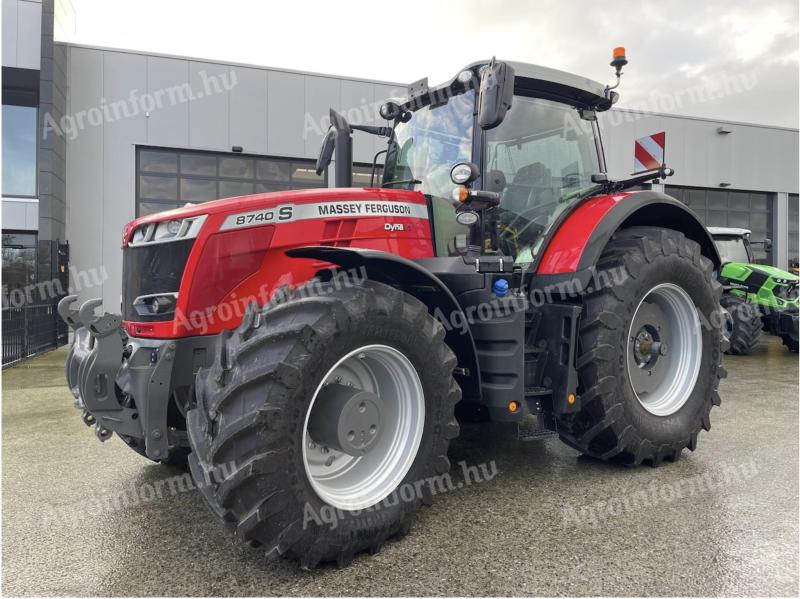 Traktor Massey Ferguson 8740S Dyna VT / 2024 / 102 prevádzkových hodín / Prenájom od 20%