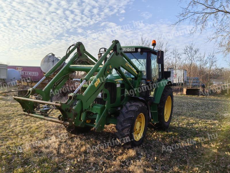 John Deere 6130 mit Lader