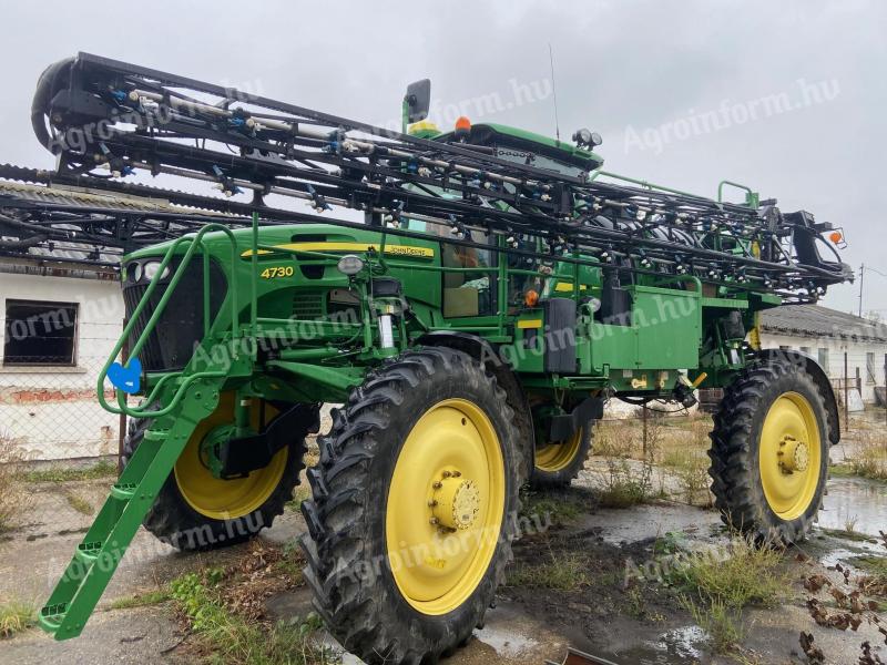 Opryskiwacz samojezdny John Deere 4730 z kosiarką bębnową (190 cm)